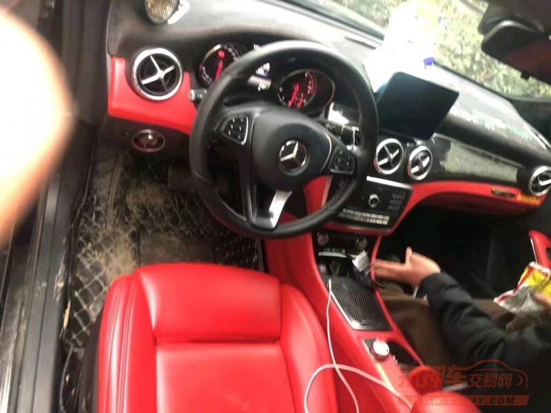 武汉18年奔驰CLA3