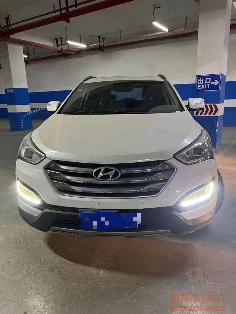 济南16年现代全新胜达1