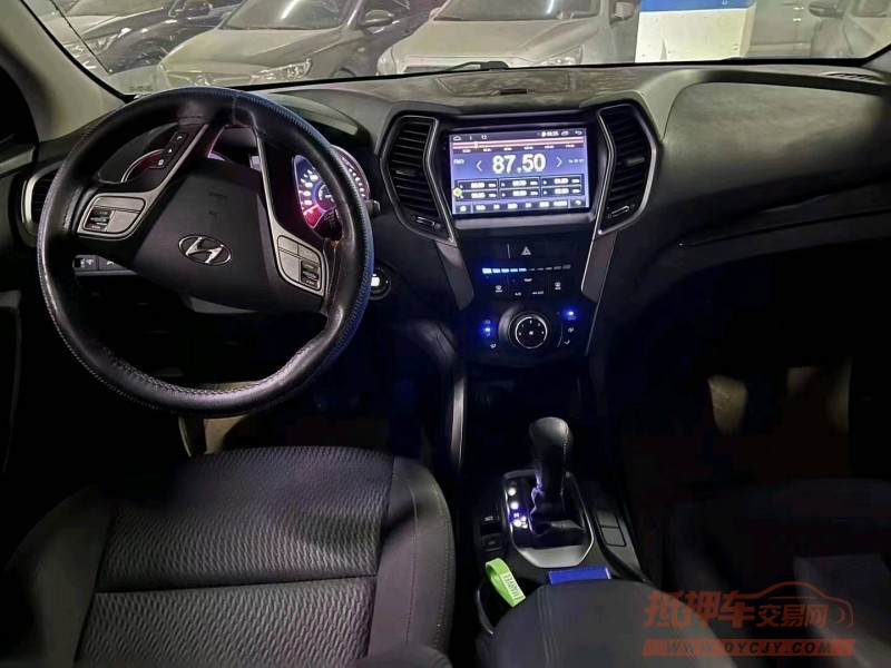 济南16年现代全新胜达2