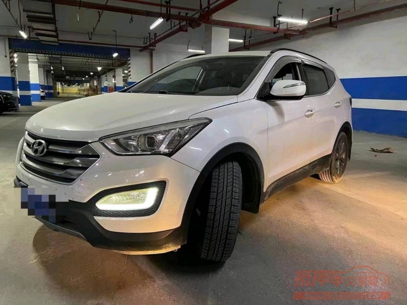 济南16年现代全新胜达3