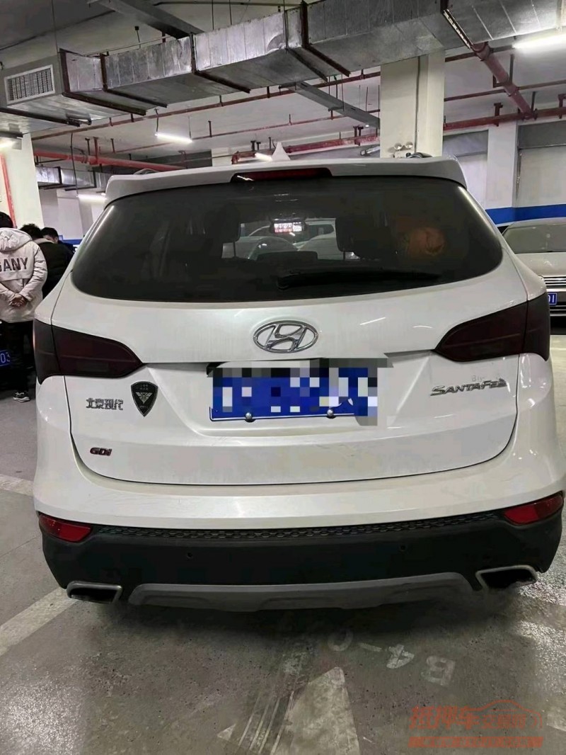 济南16年现代全新胜达5