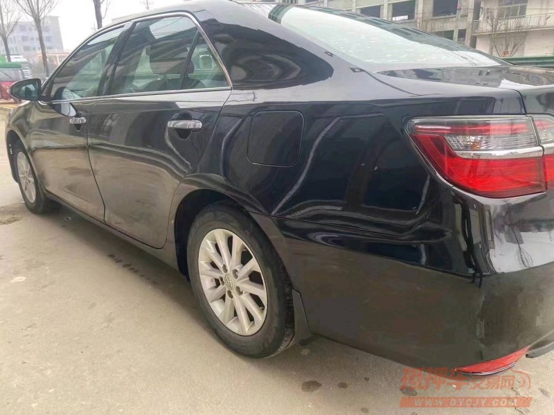 济南17年丰田凯美瑞8