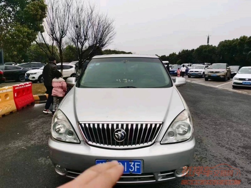 济南13年别克GL81