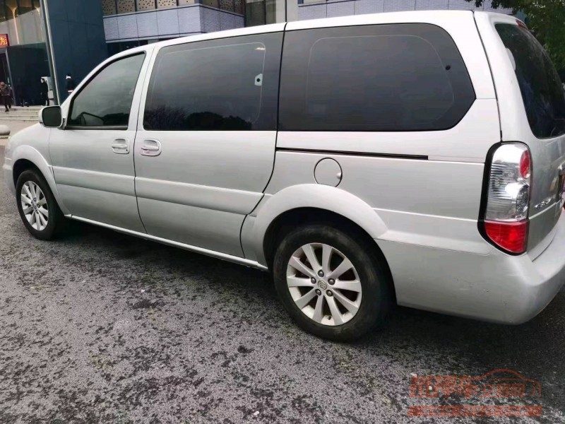 济南13年别克GL86