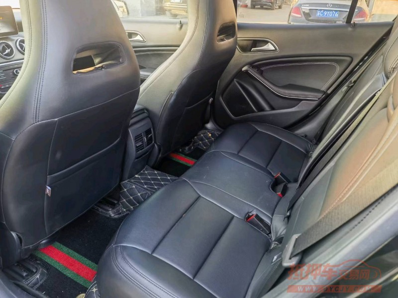 徐州17年奔驰GLA3