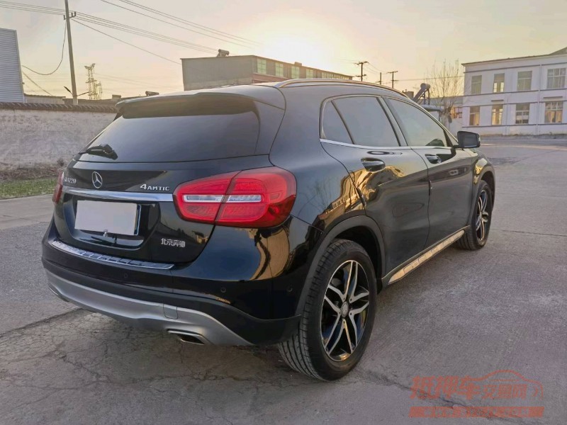 徐州17年奔驰GLA2