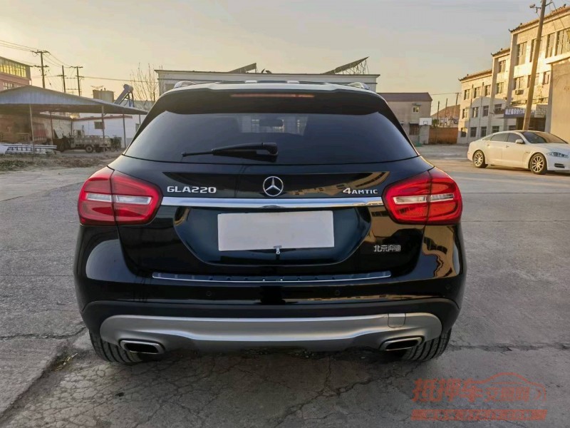 徐州17年奔驰GLA9