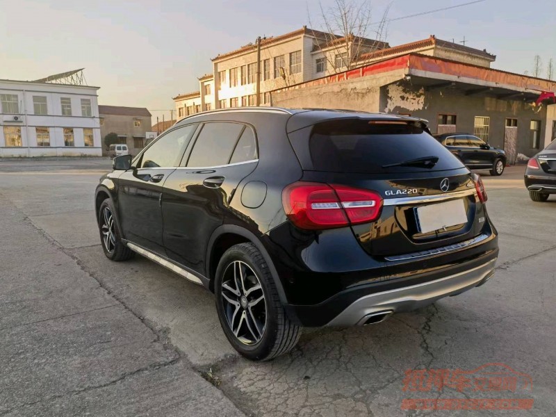 徐州17年奔驰GLA1