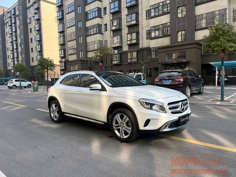 徐州17年奔驰GLA7