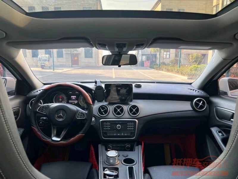 徐州17年奔驰GLA6