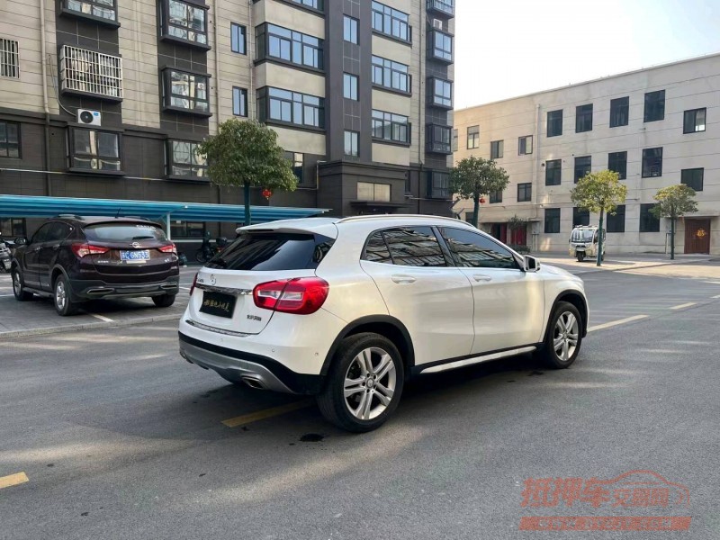 徐州17年奔驰GLA3