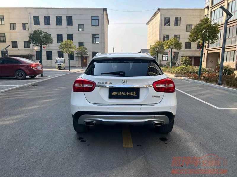 徐州17年奔驰GLA1