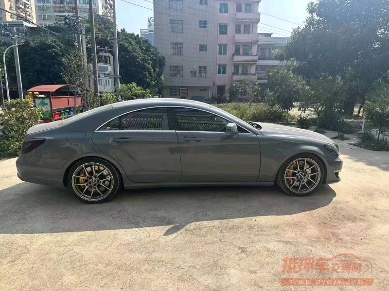 梧州12年奔驰CLS8