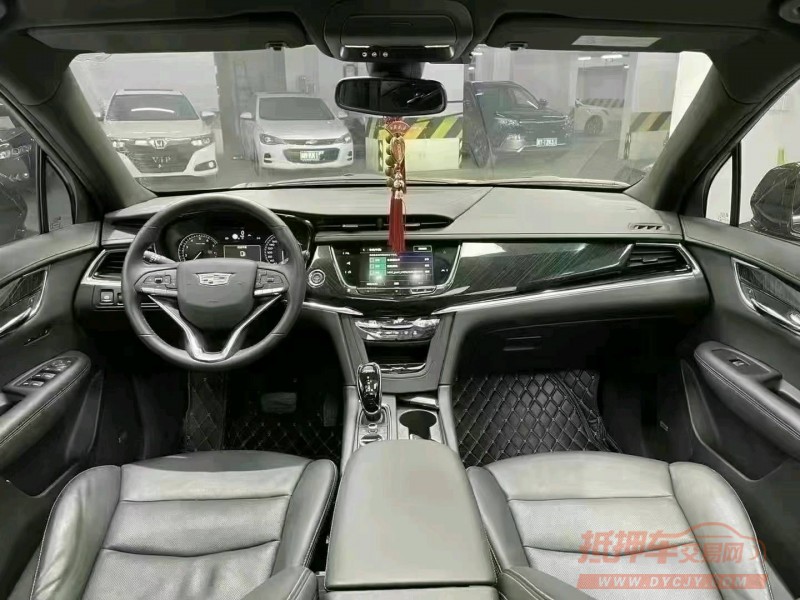 成都20年凯迪拉克XT69