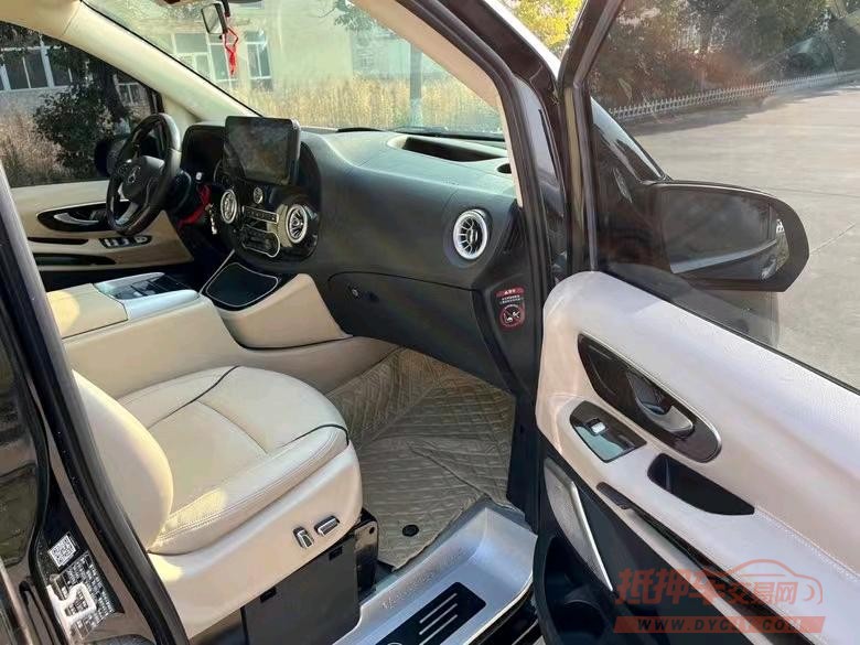 盐城20年奔驰威霆8