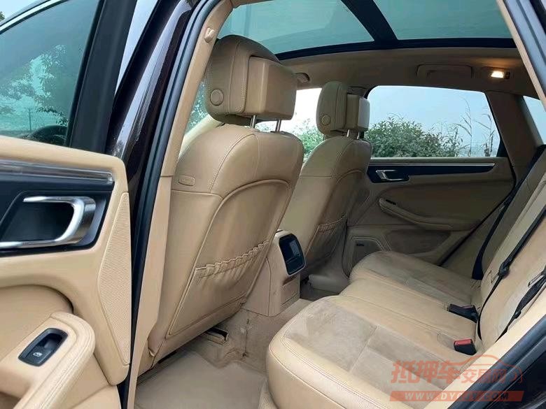 盐城15年保时捷Macan5