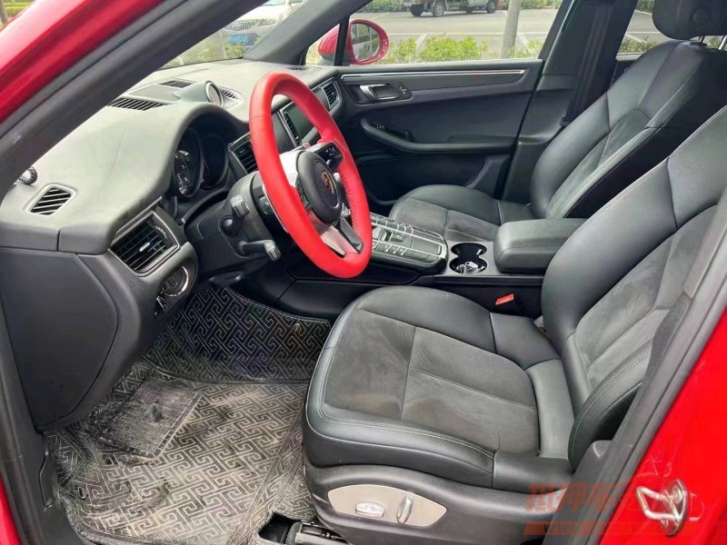 济宁17年保时捷Macan6