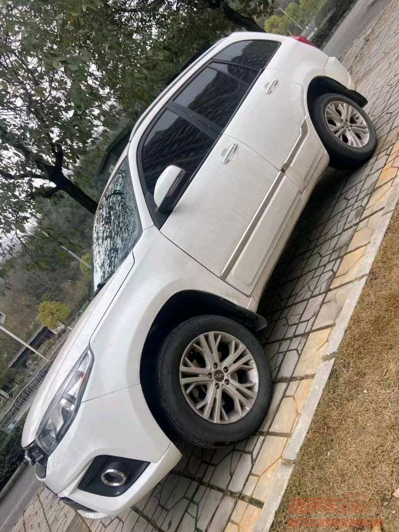 成都16年奇瑞瑞虎32