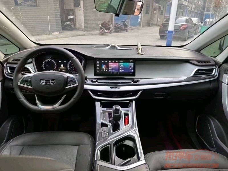 成都21年吉利嘉际4