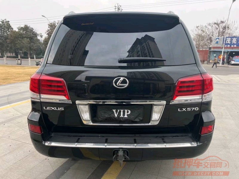 济宁15年雷克萨斯LX8