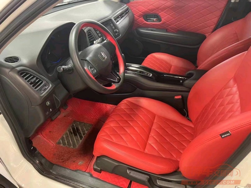 济宁17年本田缤智5