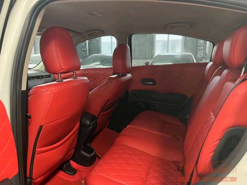 济宁17年本田缤智4