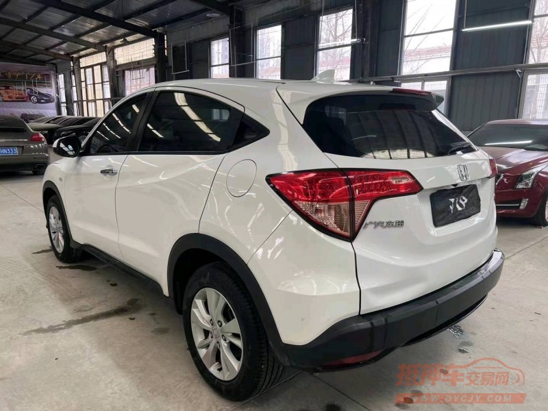 济宁17年本田缤智3