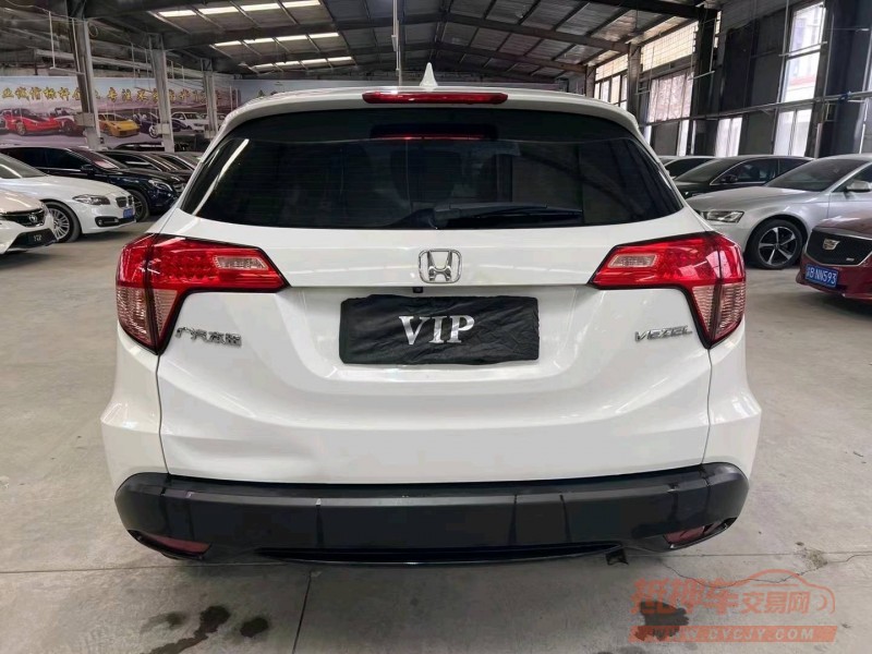 济宁17年本田缤智1