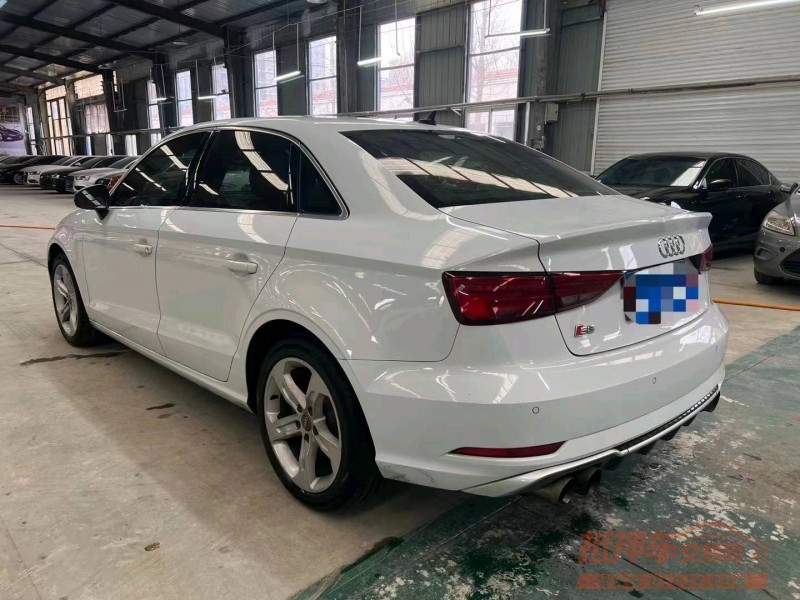 济宁19年奥迪A33