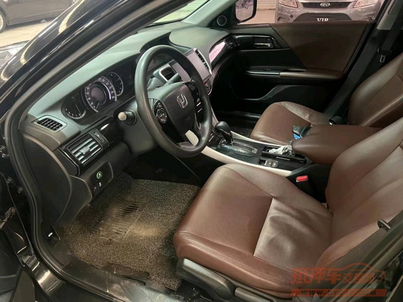 济宁17年本田雅阁5