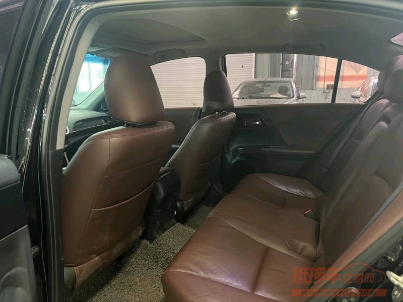 济宁17年本田雅阁4