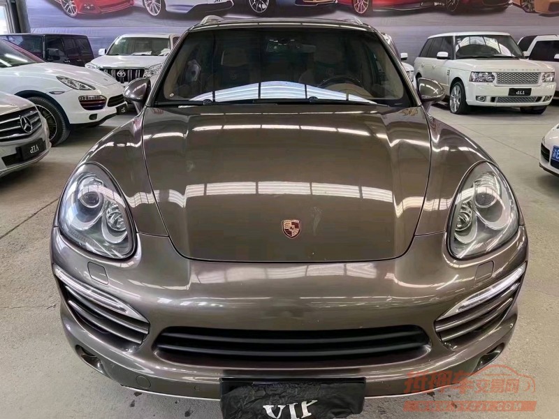 济宁13年保时捷卡宴1