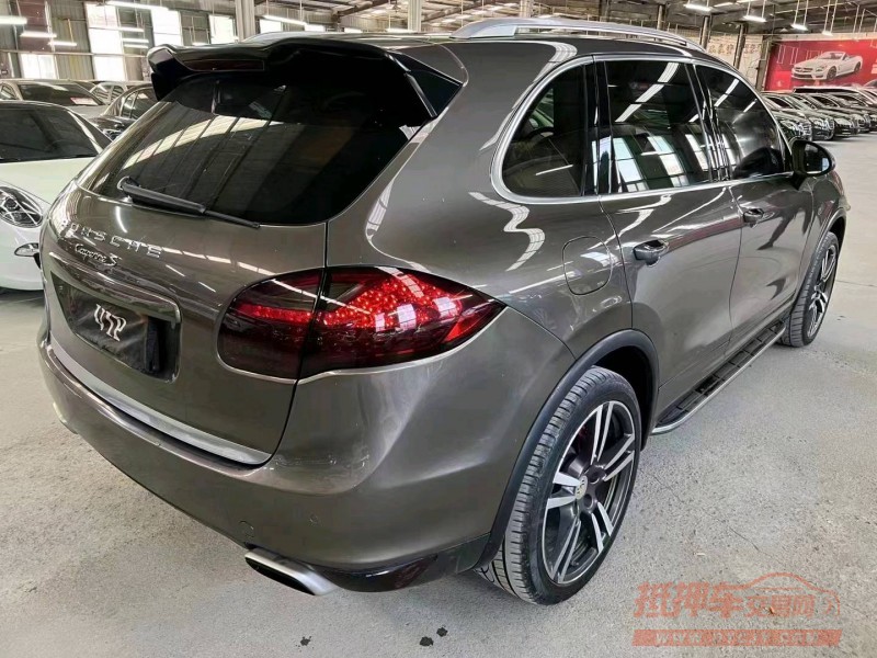 济宁13年保时捷卡宴8