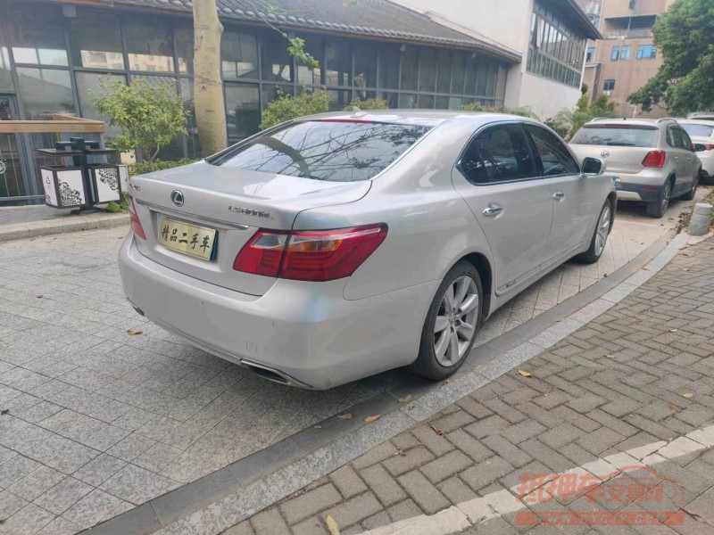 广州12年雷克萨斯LS2