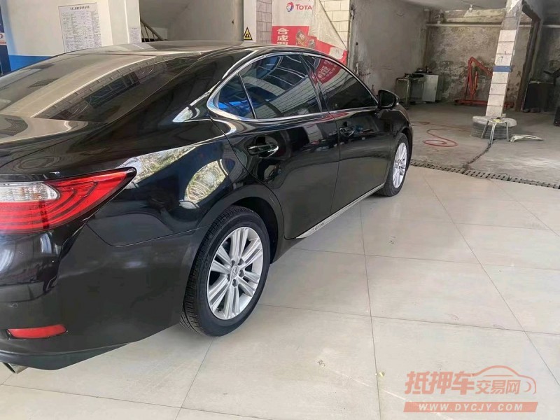 成都13年雷克萨斯ES9