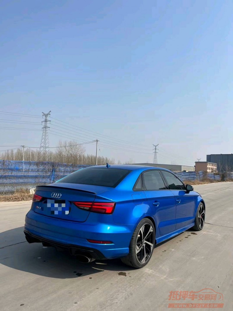 北京18年奥迪S38