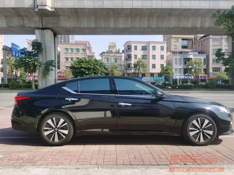 东莞22年日产天籁4