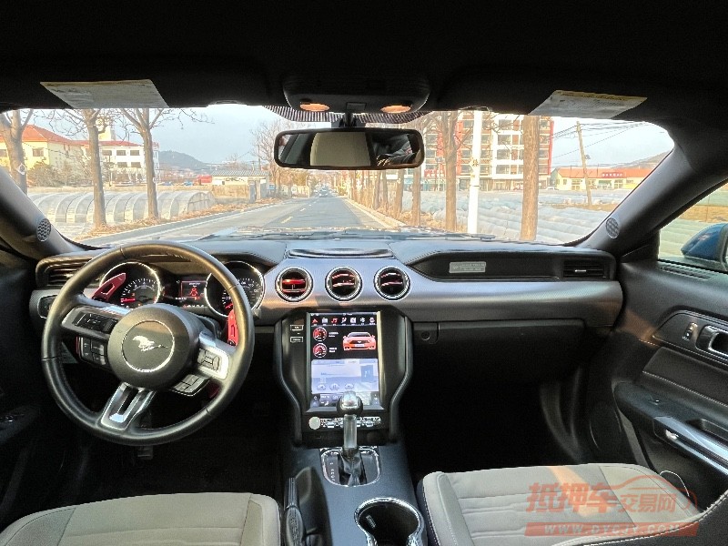 青岛17年福特野马4