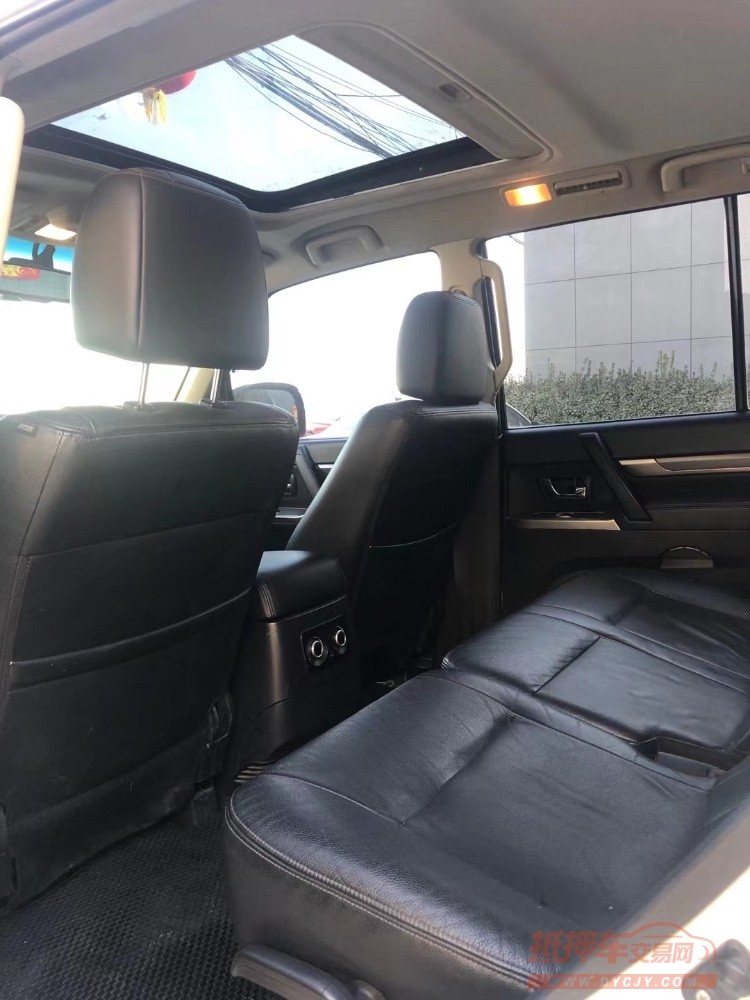 保定15年三菱帕杰罗1