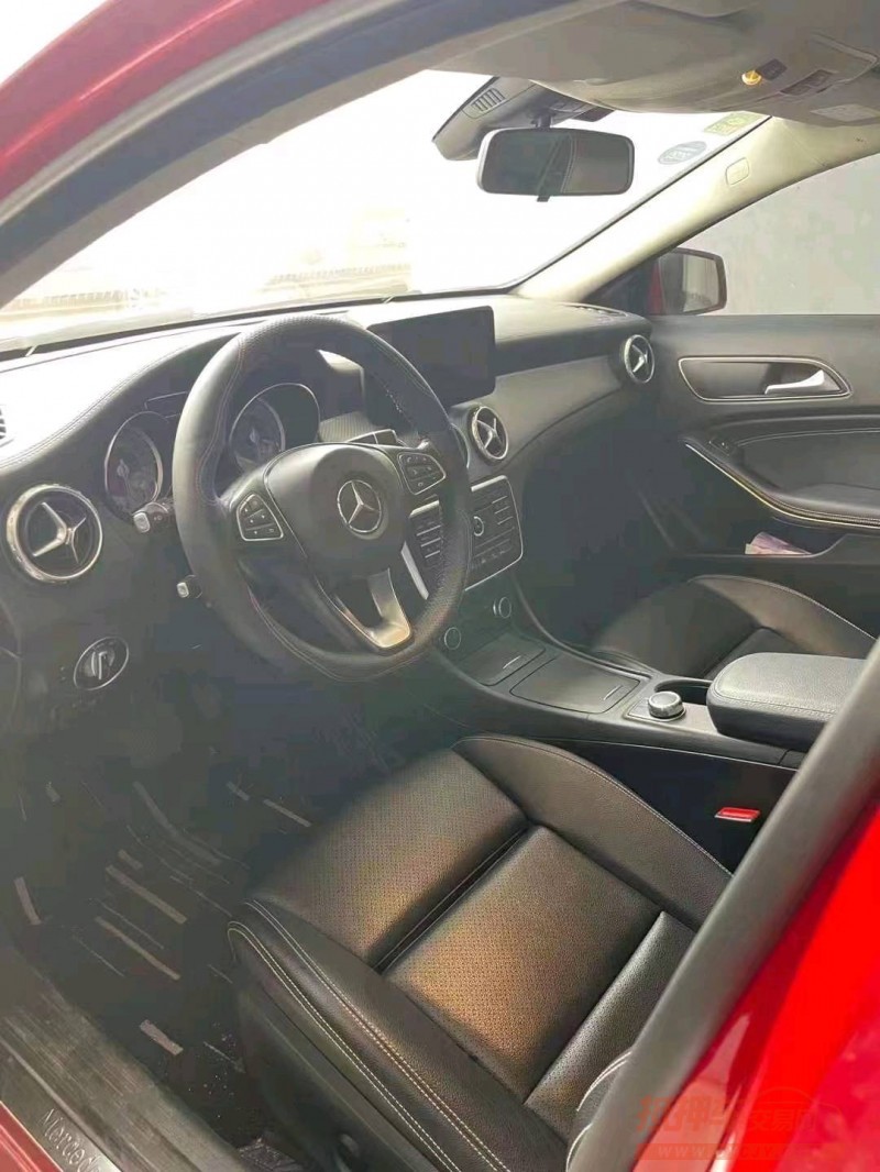 枣庄17年奔驰GLA3