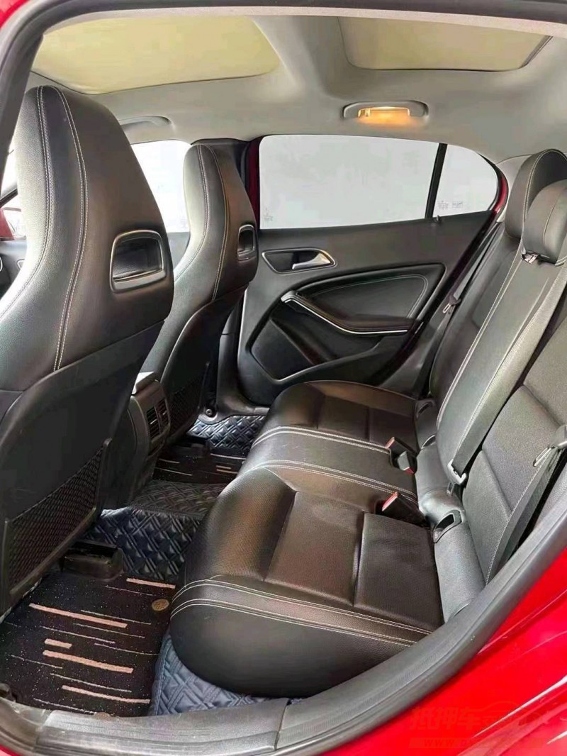 枣庄17年奔驰GLA1