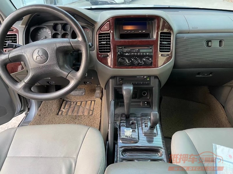 济宁08年三菱帕杰罗3