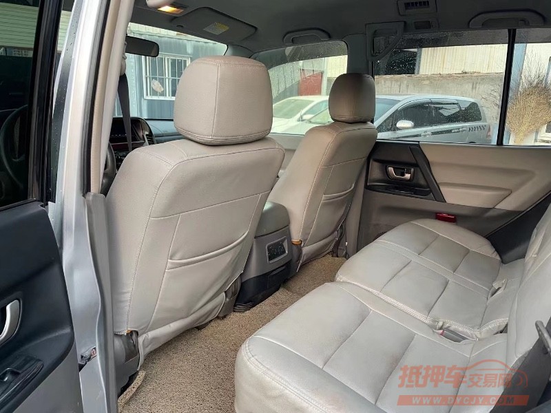 济宁08年三菱帕杰罗2