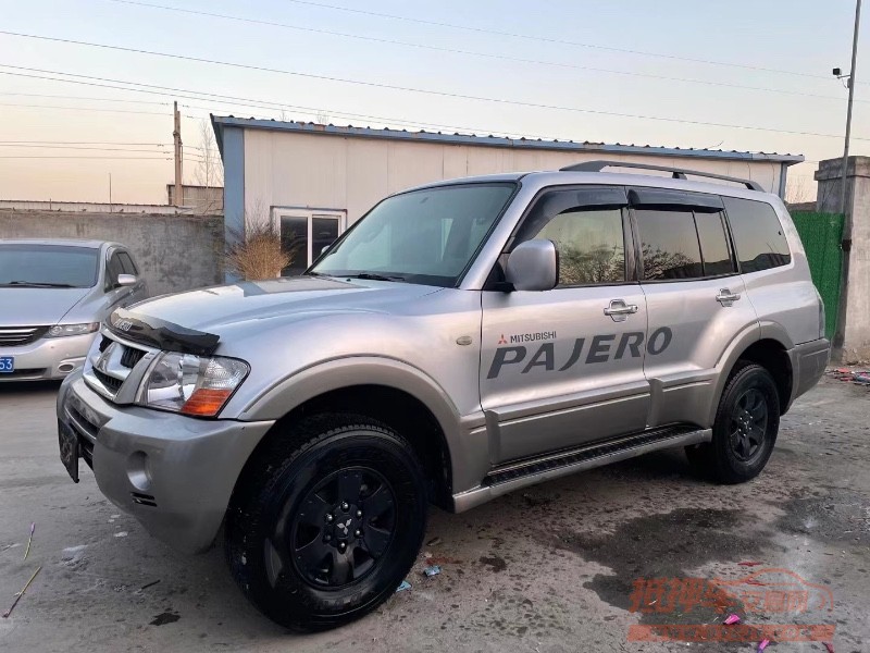 济宁08年三菱帕杰罗4