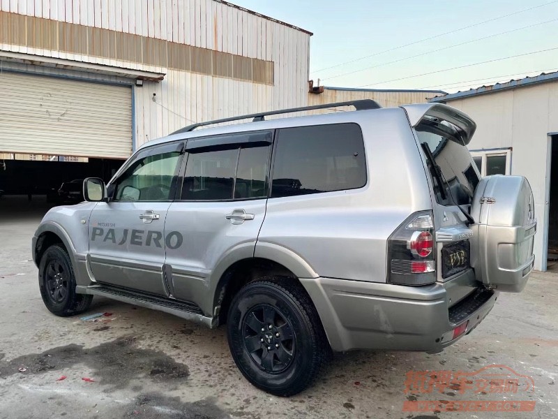 济宁08年三菱帕杰罗5