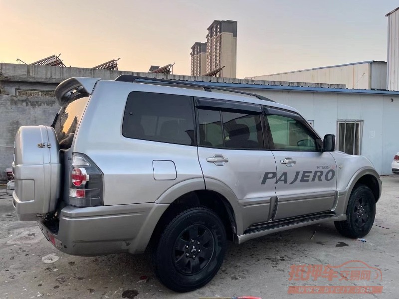 济宁08年三菱帕杰罗7