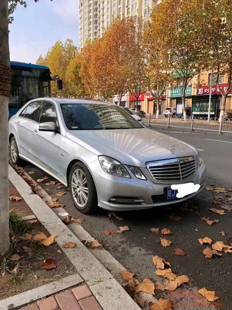 济南11年奔驰E8