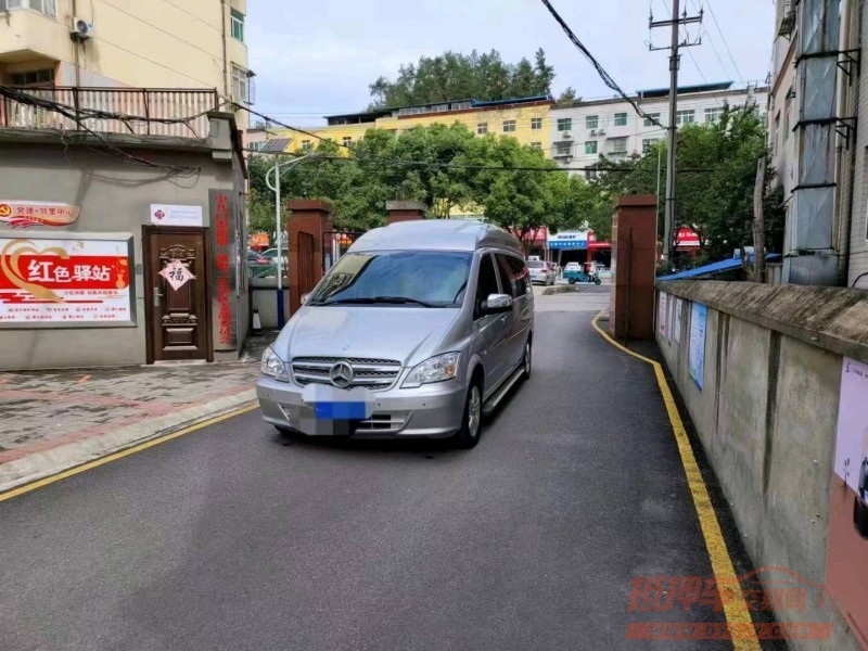 宜昌14年奔驰威霆1