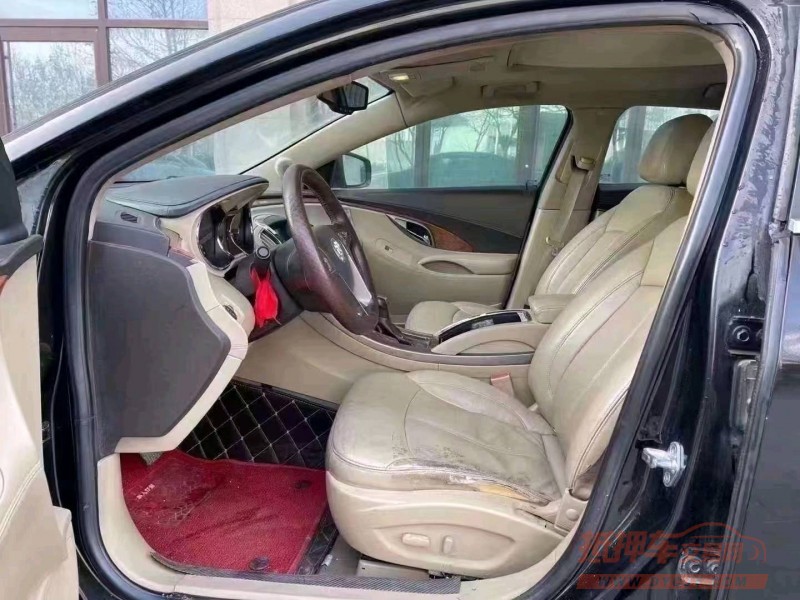 青岛10年别克君越4