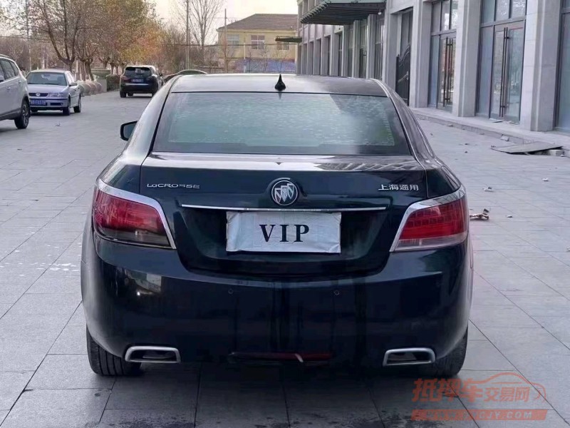 青岛10年别克君越8